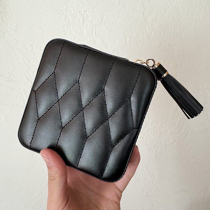 The Caroline in Black