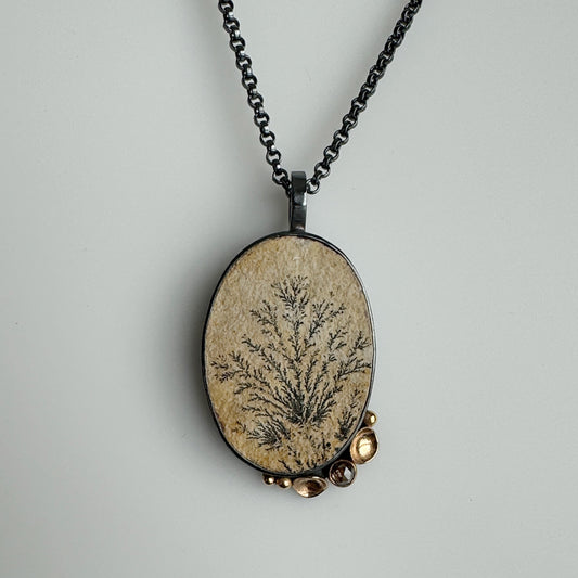 Sandstone Wreath Necklace