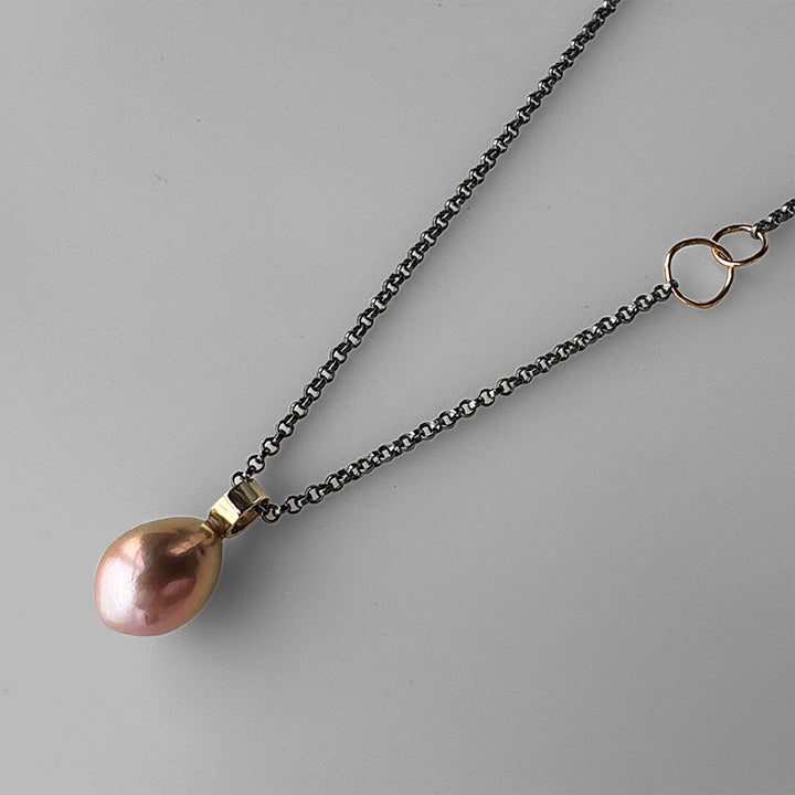 Luna Necklace Dusty Rose Pearl