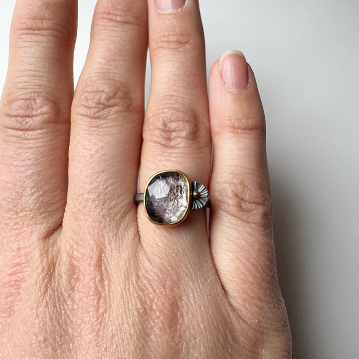 Super Seven Guppy Ring