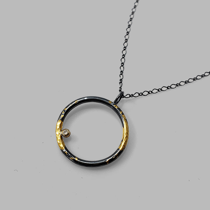 Clearing Necklace with Diamond