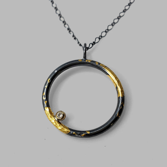 Clearing Necklace with Diamond