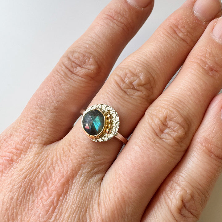 Labradorite Roe Ring