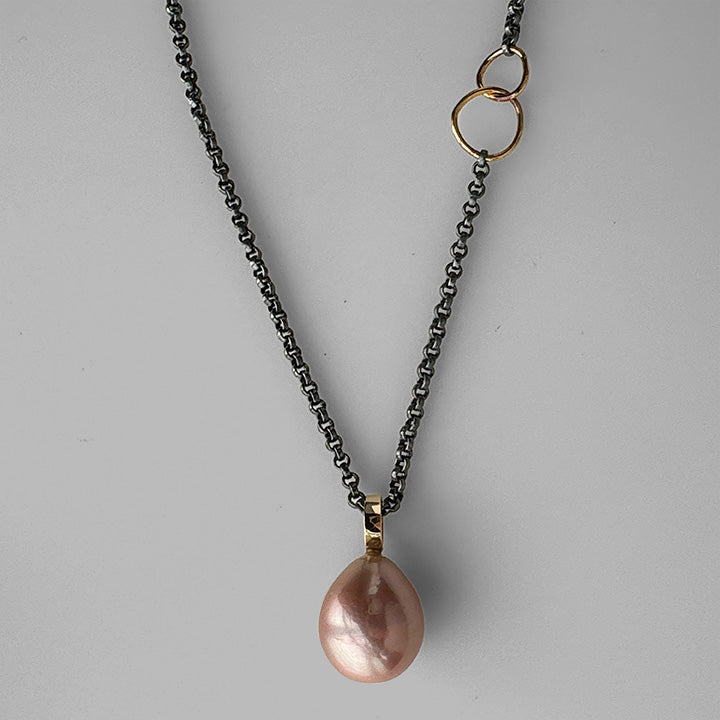 Luna Necklace Soft Pink Pearl