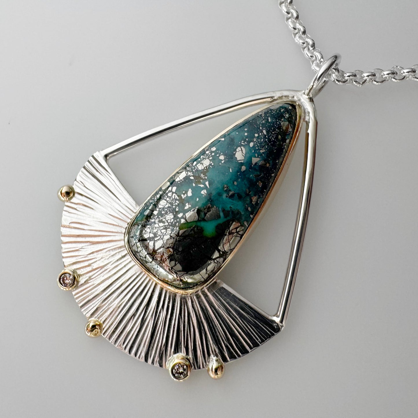 Glimmering Necklace