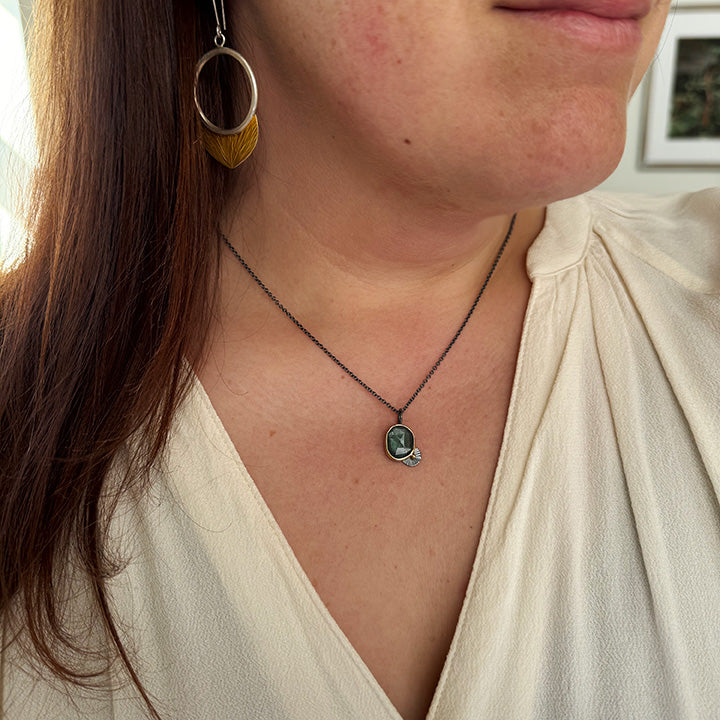 Moss Aquamarine Guppy Necklace