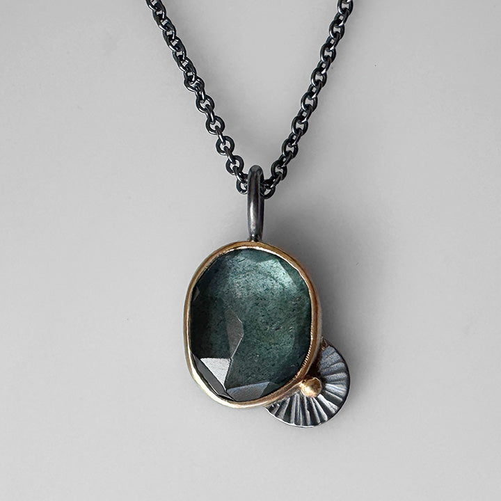 Moss Aquamarine Guppy Necklace