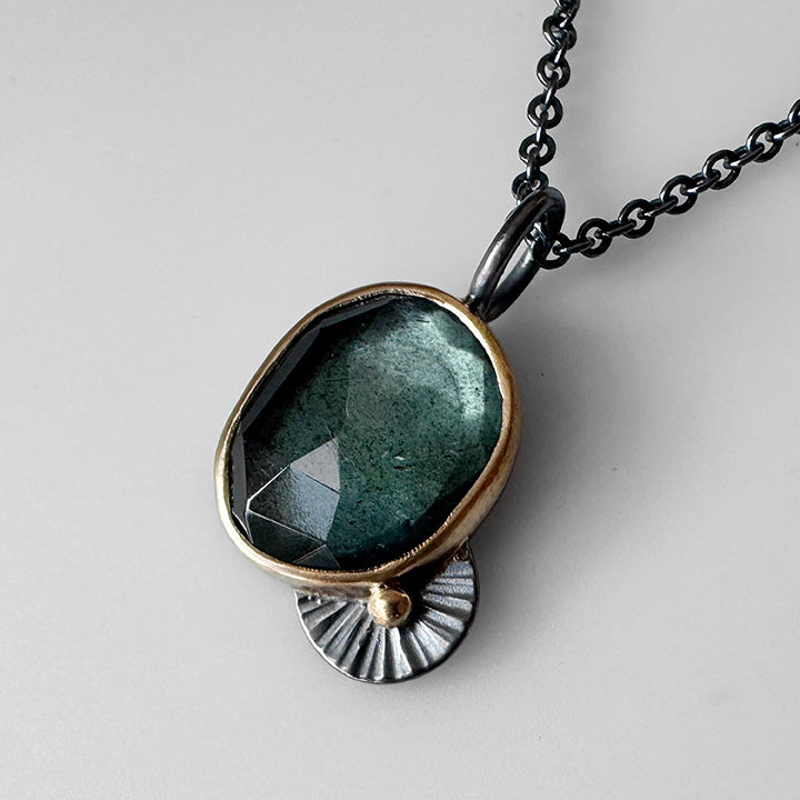 Moss Aquamarine Guppy Necklace