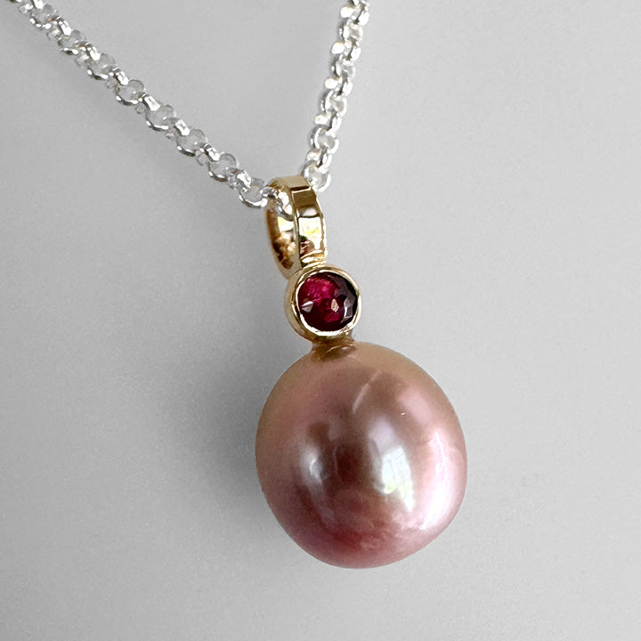 Venus Necklace with Pink Pearl and Garnet