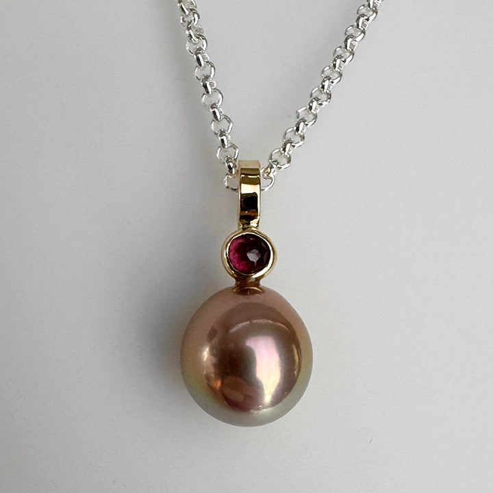 Venus Necklace with Rainbow Pearl and Garnet