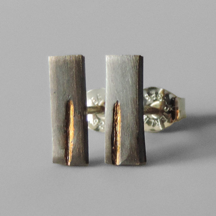 rectangle oxidized silver bar posts with thin gold line